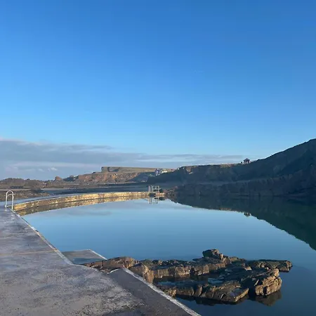 Breathtakingly Beautiful Apartment Bude